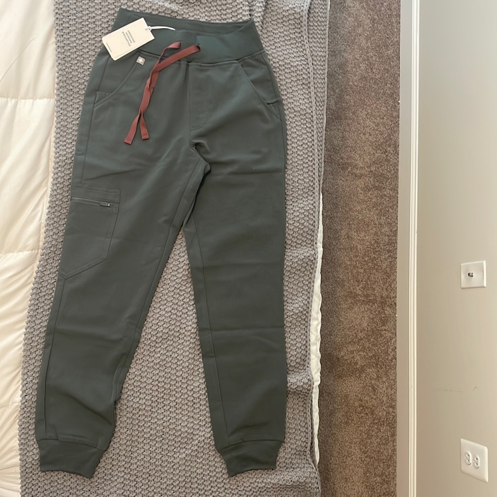 Figs high waisted Zamora petite scrub- bonsai